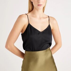 🆕NWOT Banana Republic Silky Top